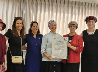 כאן בשביל אחרים: התלמידים שלומדים בכל שבוע שיעור על התנדבות